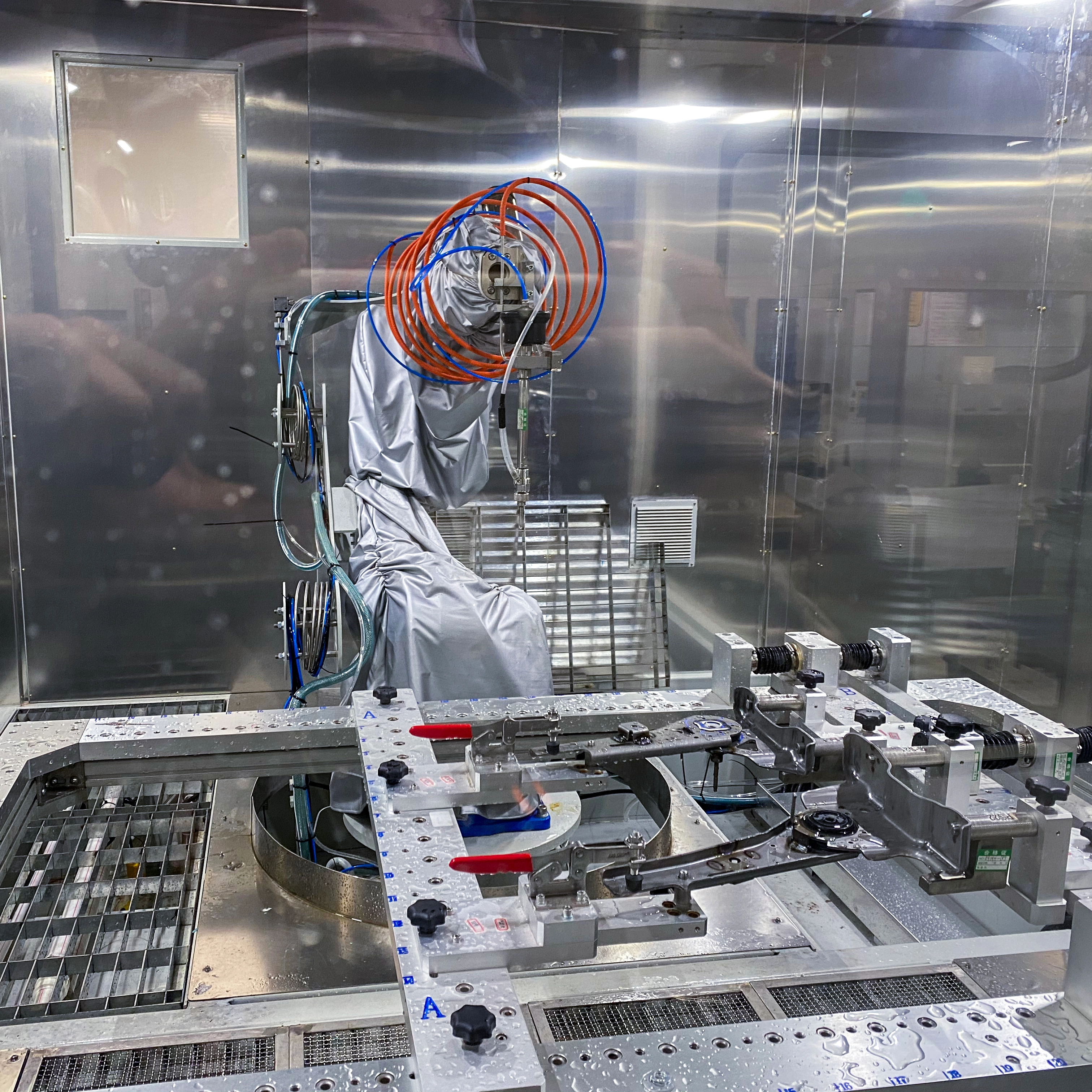 Aplikacja odrzutowa wodna w branży części samochodowych