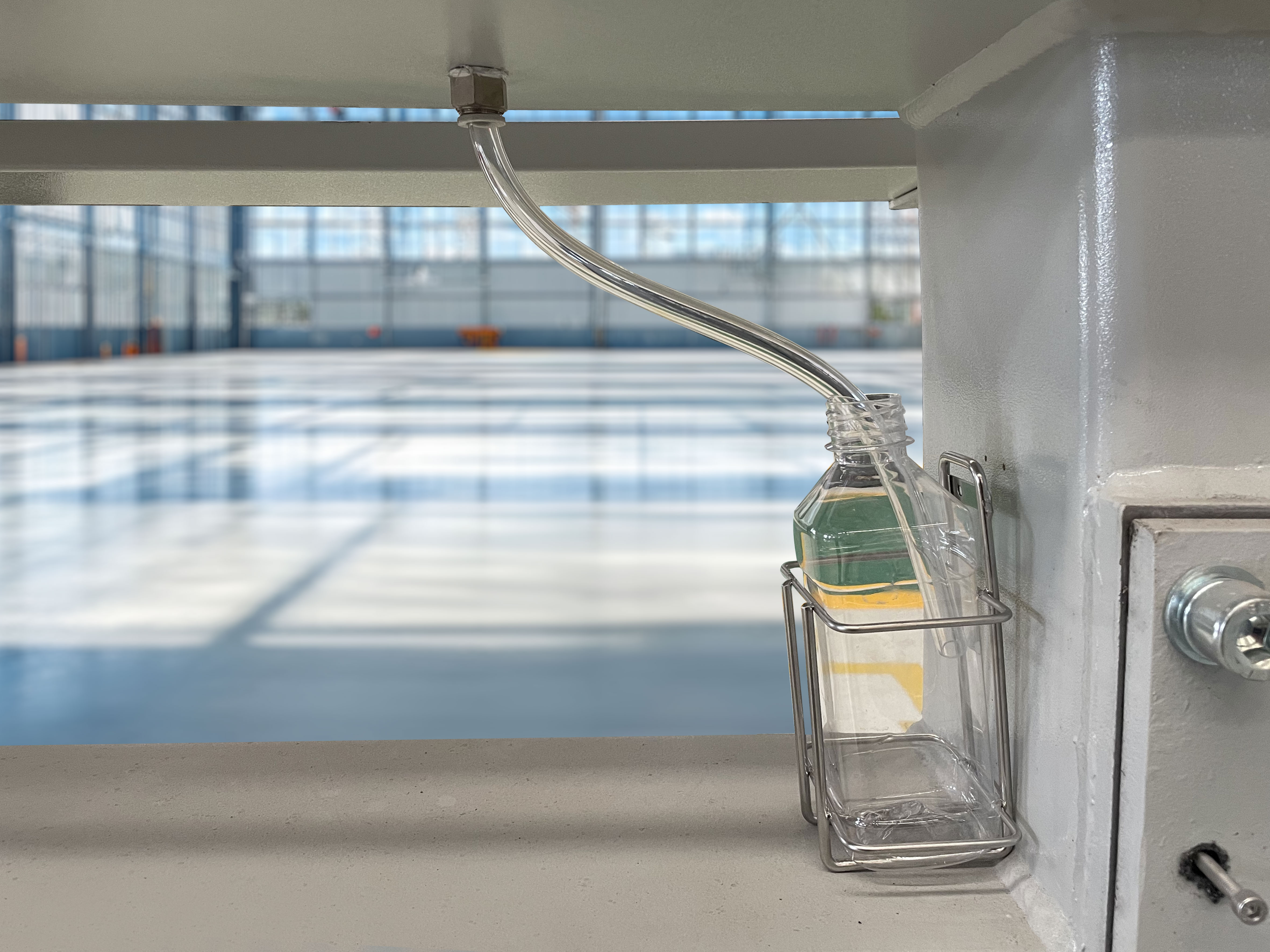 MP-C 系列悬臂平台新款漏油孔