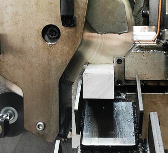 Automatyczna pilarka tarczowa CNC do szybkiego cięcia prętów stalowych w całości z metalu